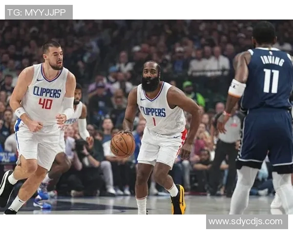 勇士与快船激战正酣电视直播全程跟踪精彩瞬间不容错过