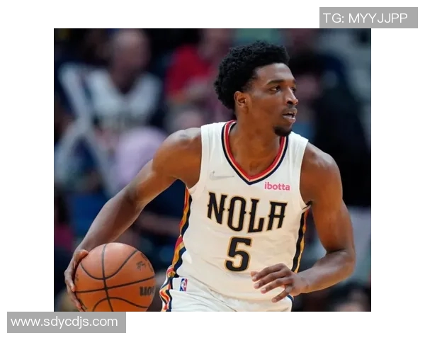 赫伯特琼斯的篮球之路与个人成长历程探讨