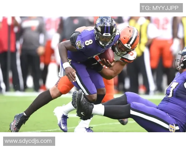 酋长队与乌鸦队激战回顾NFL精彩瞬间与战术解析