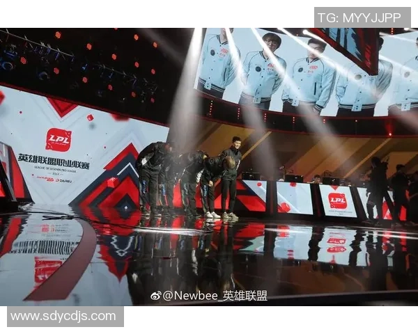 FPX战队在CSGO赛事中的经验变革与战术创新引发热议 FPX战队在CSGO赛事中的经验变革与战术创新引发热议