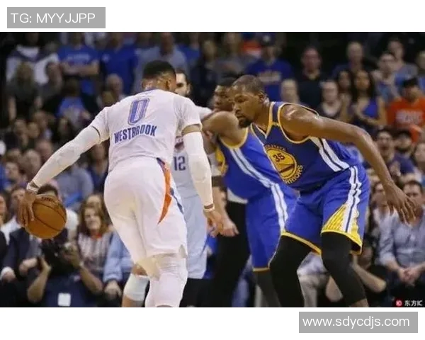 勇士与雷霆精彩对决比赛回放全程回顾与精彩瞬间分析 勇士与雷霆精彩对决比赛回放全程回顾与精彩瞬间分析