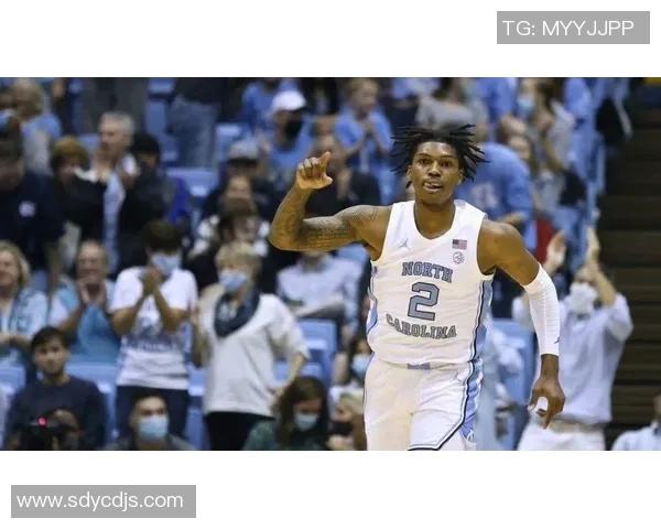 北卡与杜克2016年对决回顾:篮球激情与宿敌之战的经典瞬间 北卡与杜克2016年对决回顾:篮球激情与宿敌之战的经典瞬间