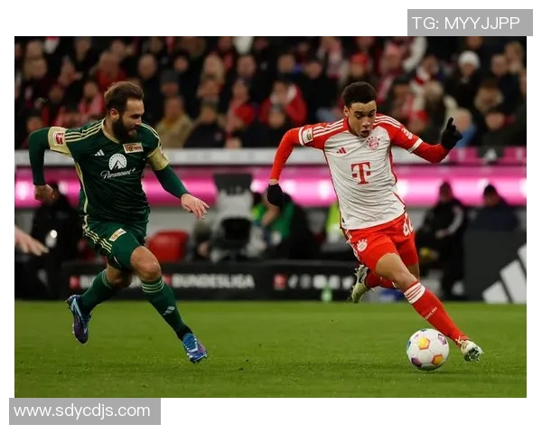 大巴黎与拜仁在线对决解析精彩赛事回顾与战术分析