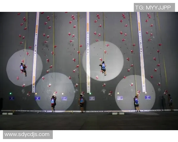 广州攀岩队在世界攀岩锦标赛中以64分稳居积分榜首位